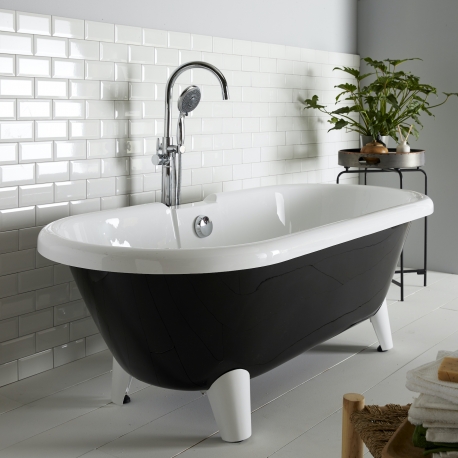 baignoire ancienne noire et blanche